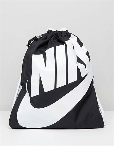 nike klassischer rucksack mit kordelzug in schwarz ba5431-011|Rucksäcke Schwarz .